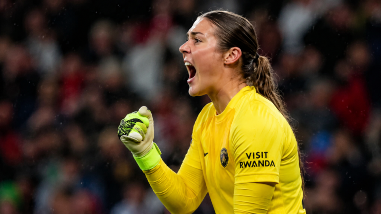 London City Lionesses Sign Former England Goalkeeper Mary Earps in Major Statement of Ambition